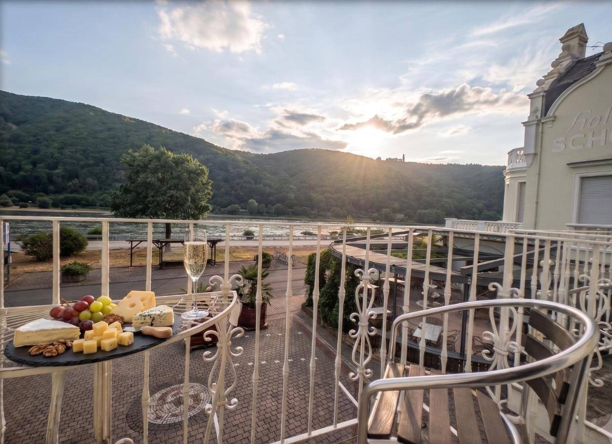 Abendlicht über dem Rhein, vom Balkon des Hotel Schön aus gesehen